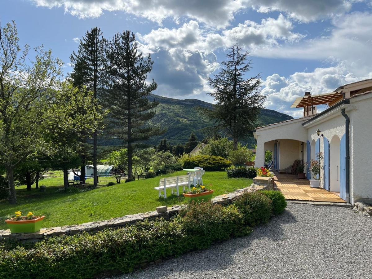 Le Cheval Blanc Bed & Breakfast Serres  Luaran gambar